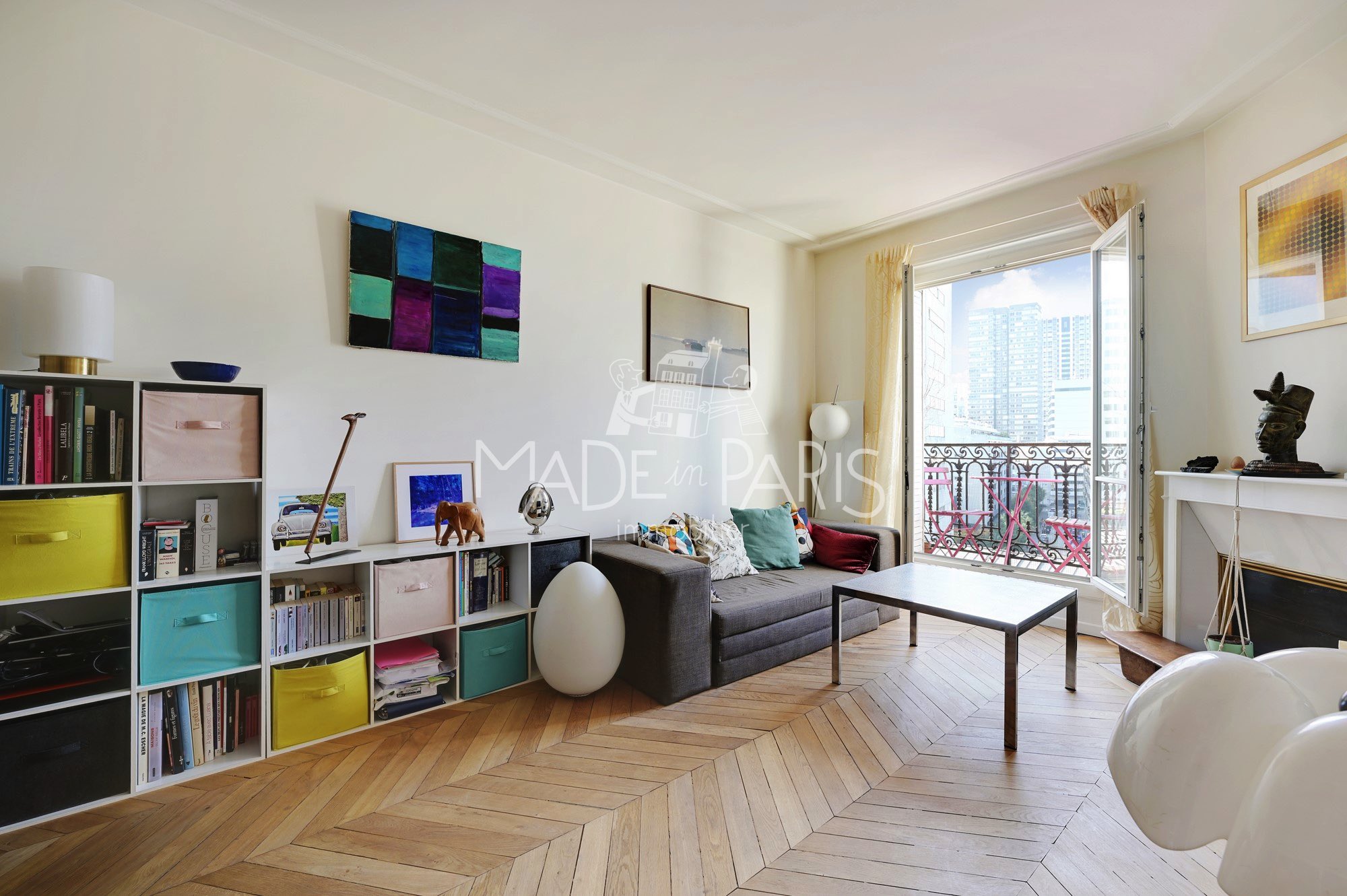 Made in Paris Immobilier - Photo du Séjour d'un appartement en location meublée composé 2 Pièces et situé à Paris - 75015